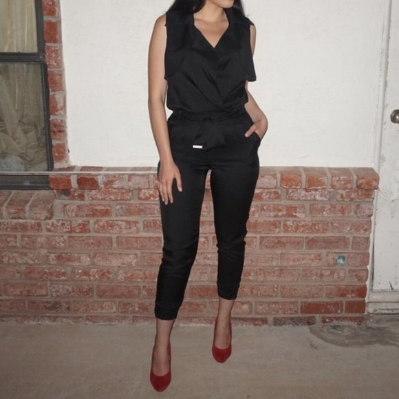 Black V-Neck Tie Waist Jumpsuit - Picture 3 of 7